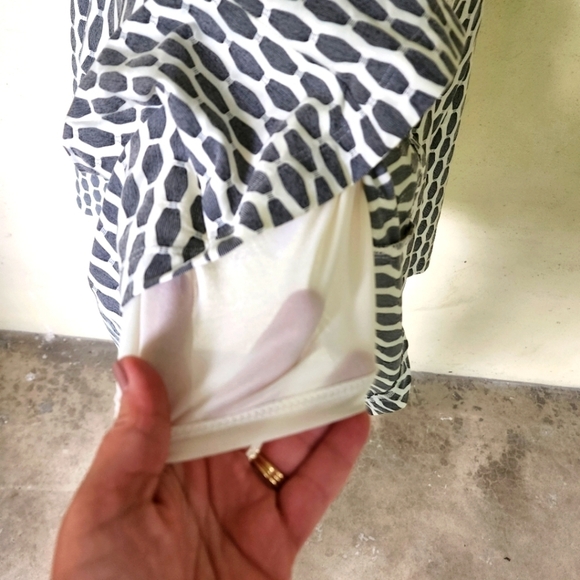 Taylor Fit & Flair  Gray & White Print Dress Size 2 - Picture 6 of 11